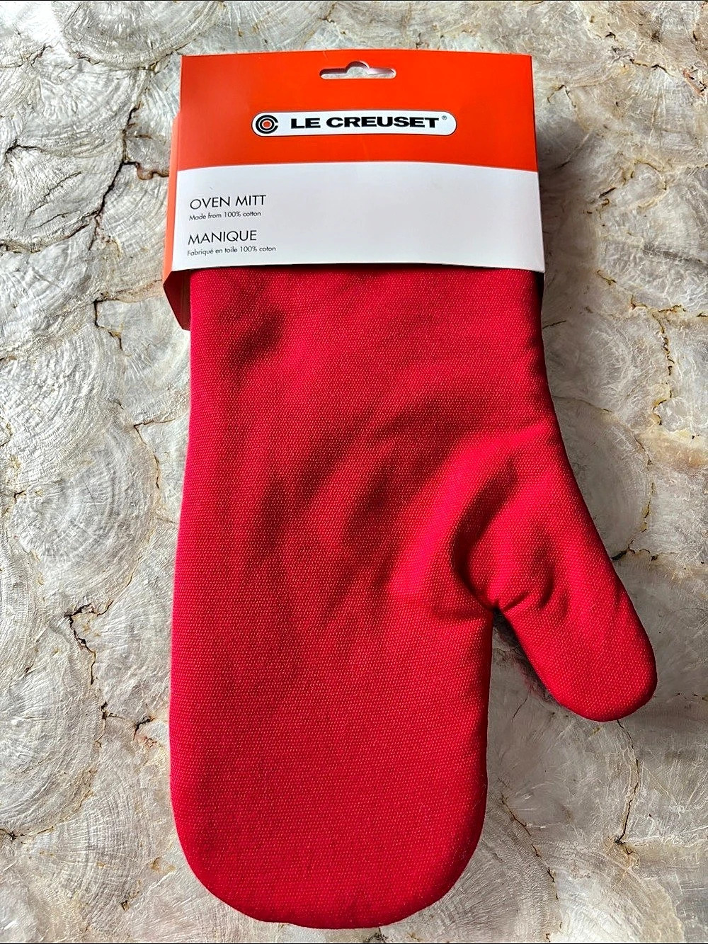 Le Creuset Oven Mitt Red (brand new)